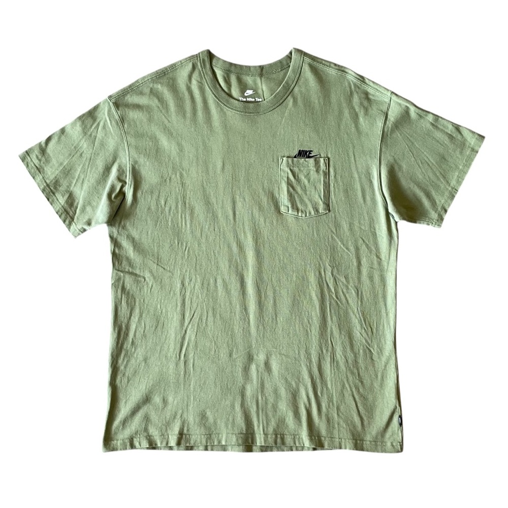 Nike green cotton pocket tee with embroidered swoosh. Size large.